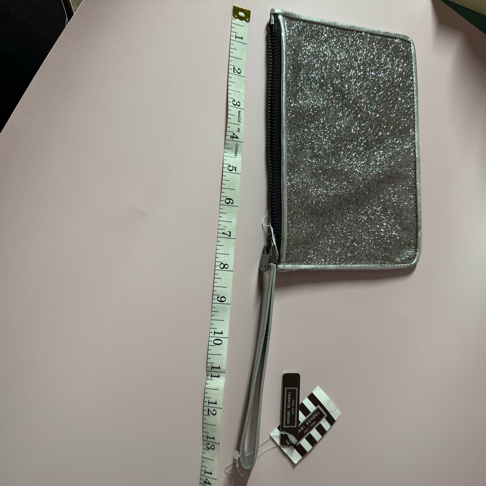 Henri Bendel Flat As A Pancake-Glitter Wristlet (NWT) - Picture 13 of 13